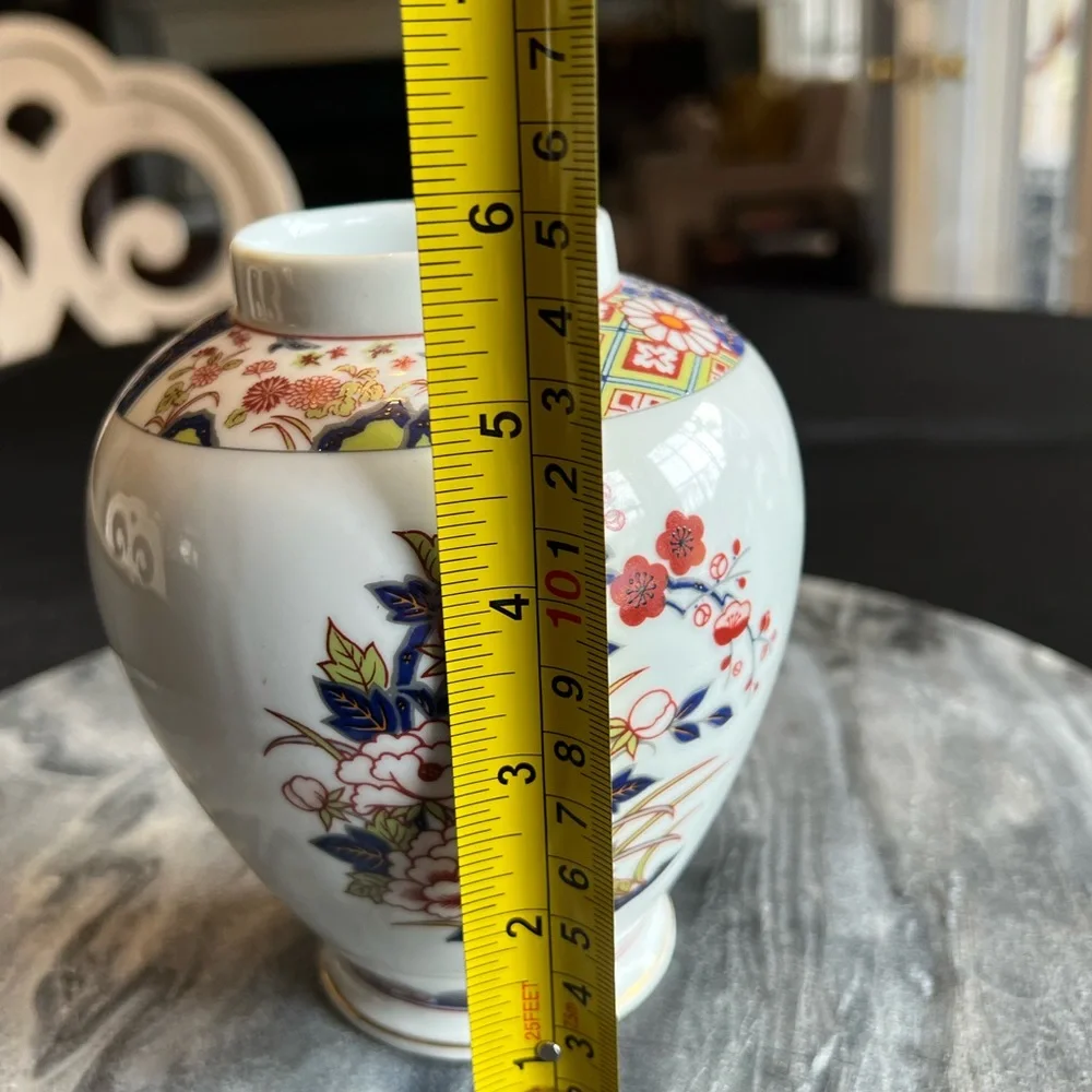 Vintage Japanese Old Imari Porcelain Fancy‎ Flower Bud Vase Or Urn 6